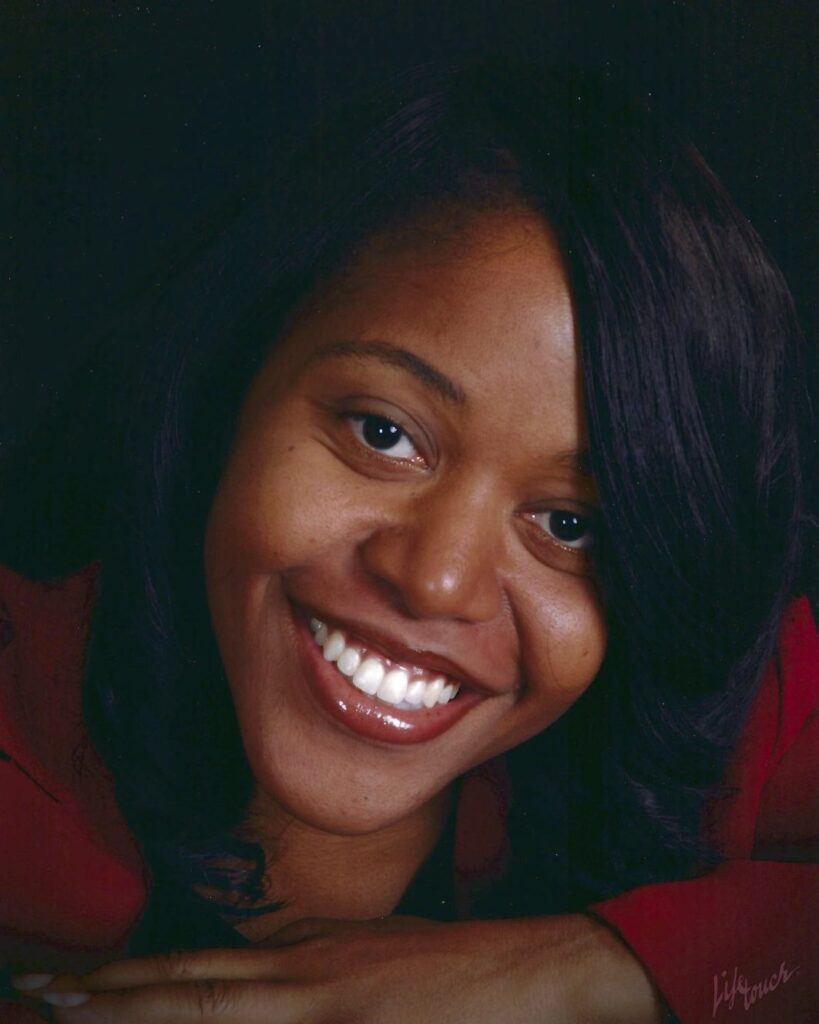 Stephanie Guster headshot