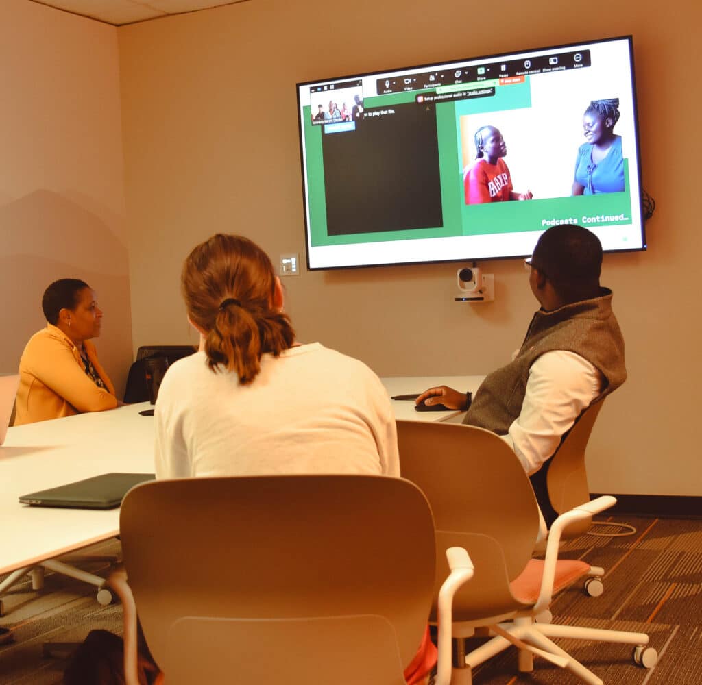Students on Zoom in International social work class 2