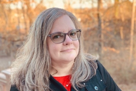 gretchen ely headshot